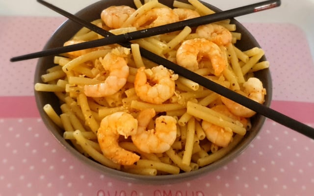 Crevettes sautées à l'ail et piment d'Espelette, pâtes au basilic