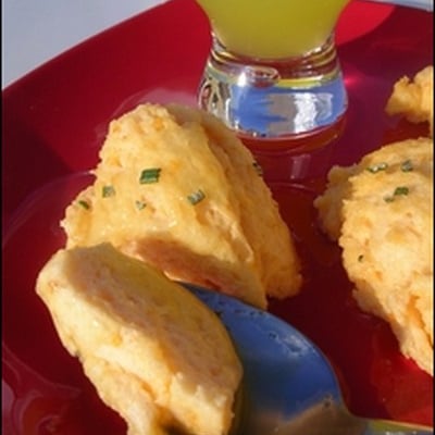 Quenelles d'abricots comme un nuage et sauce au Limoncello