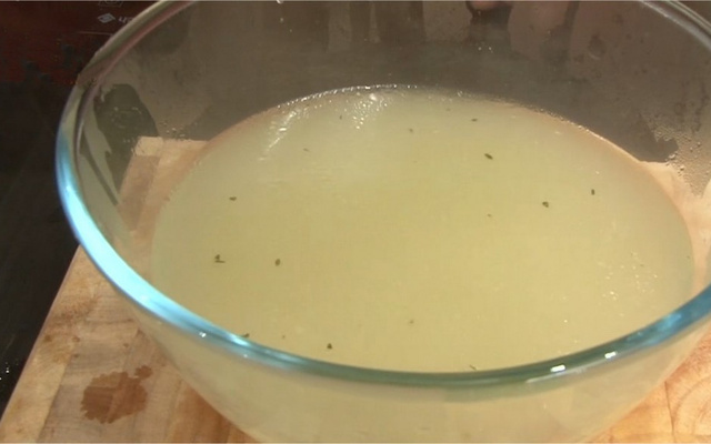 Fond blanc de volaille maison