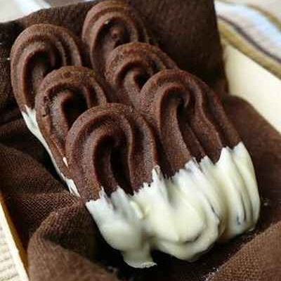 Sablés viennois en habit de chocolat blanc