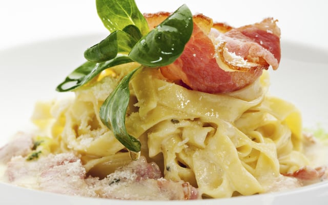 Tagliatelles à la carbonara au parmigiano Giovanni Ferrari