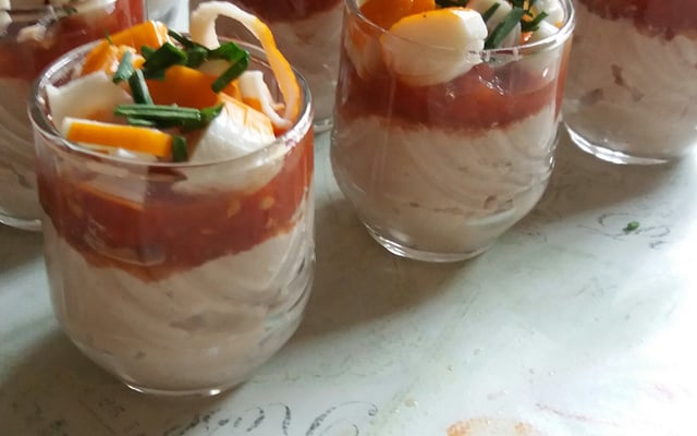 Verrines de thon, tomates, surimi