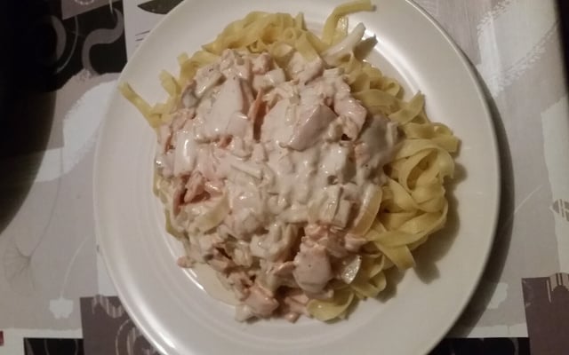 Tagliatelles  au saumon fumé et sauce onctueuse