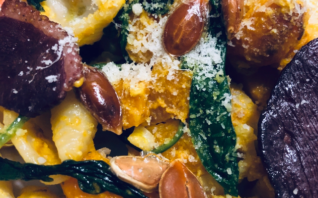 Farfalle au potimarron et pousses d'épinards