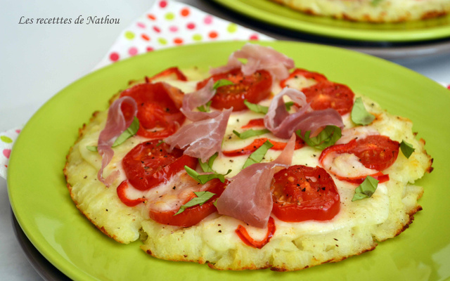 Galettes de pomme de terre comme une pizza