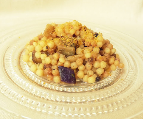 Fregola aux aubergines et à la bottarga
