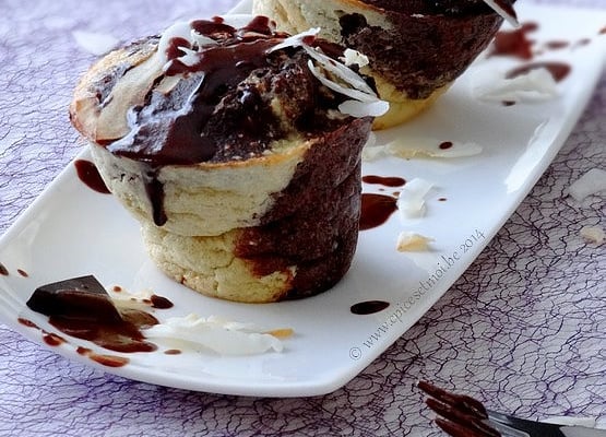 Popovers marbrés à la noix de coco et chocolat noir