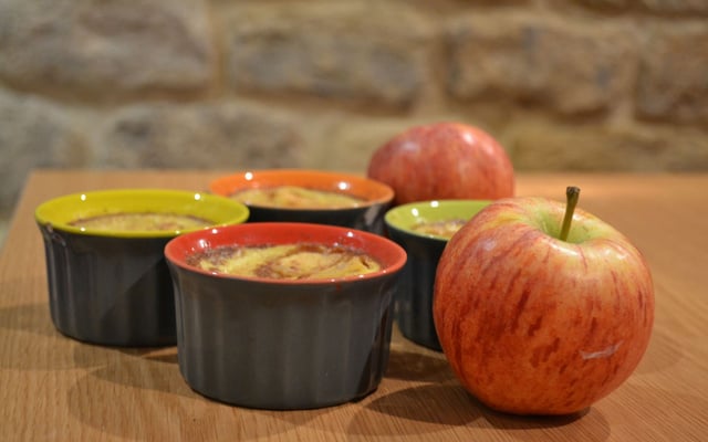 Petits flans pomme-cannelle