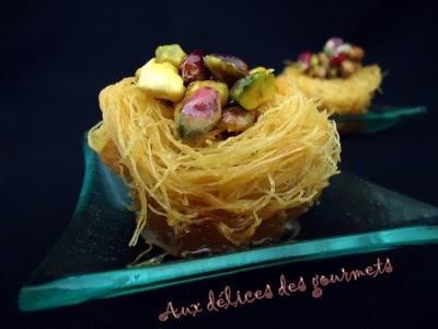 Nids d'oiseaux à la pistache maison