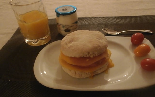 Egg muffin with bacon and cheddar