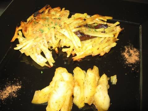 Galette de pomme de terre - boudin noir et compote caramélisée