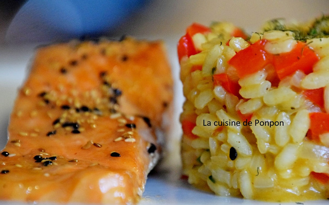 Filet de saumon mariné et son risotto au poivron rouge