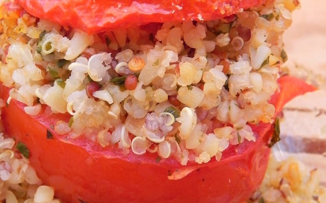 Tomates farcies au Quinoa et Lentilles