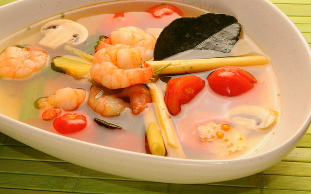 Soupe aux crevettes et à la citronnelle