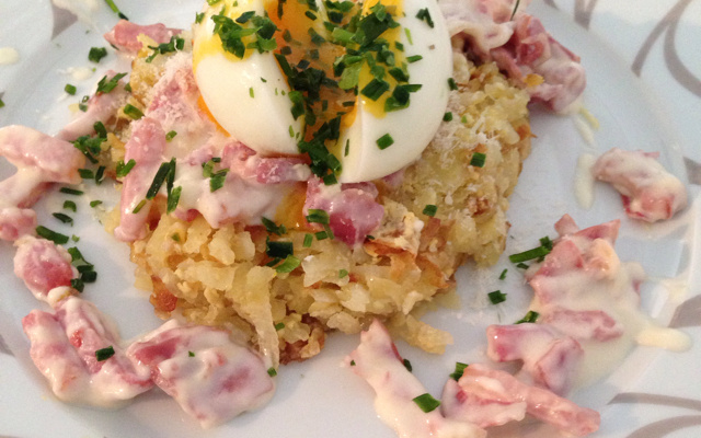 Galettes de pommes de terre et œuf mollet "façon carbonara"