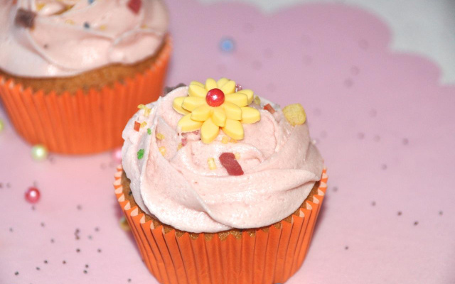 Cupcake citron-pavot et crème à la framboise