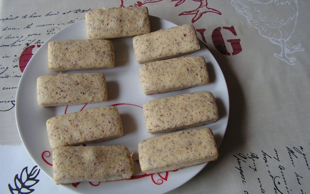Financiers aux amandes économiques