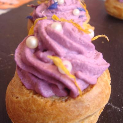 Choux à la violette qui pétille