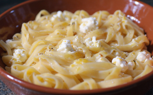 Tagliatelles au chèvre et miel