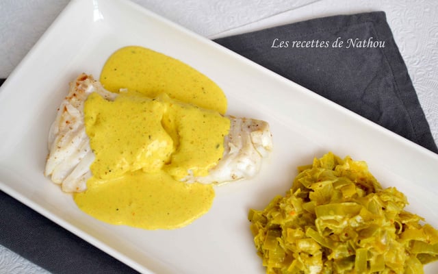 Dos de cabillaud et fondue de poireaux au colombo