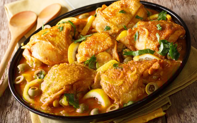 Tajine de poulet aux olives et citron confit