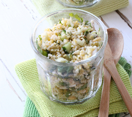 Salade de céréales au poulet et aux légumes