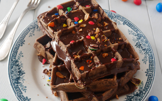 Gaufres au chocolat et sauce au chocolat