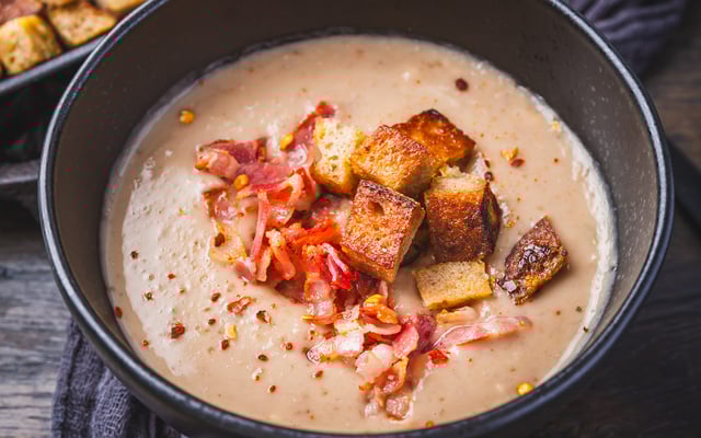 Soupe ardéchoise châtaignes et lard fumé d'antan