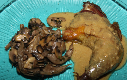 Pintade rôtie sauce au foie gras