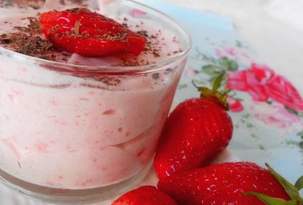 Mousse légère aux fraises maison