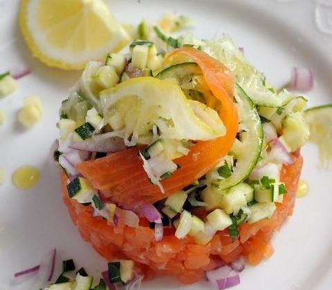 Petit tartare de saumon fumé tout acidulé aux deux citrons ! - Photo par dorian_nieto