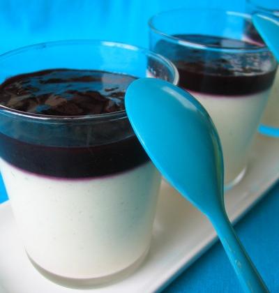 Panna-Cotta au chocolat blanc et coulis de mûres - Photo par monjet
