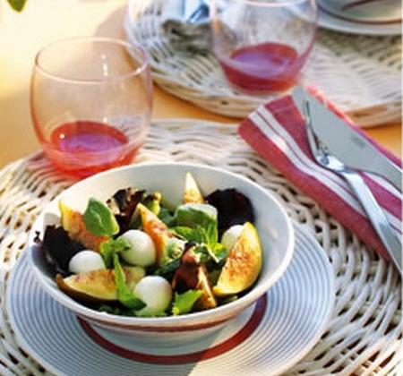 Salade de figues et de mozarella au basilic - Photo par Luminarc