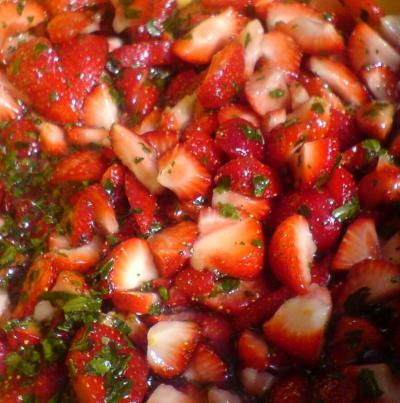 Verrine de compotée fraise - basilic - Photo par nicoty