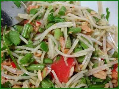 Salade de papaye verte et ses piments - Valérie Moncan