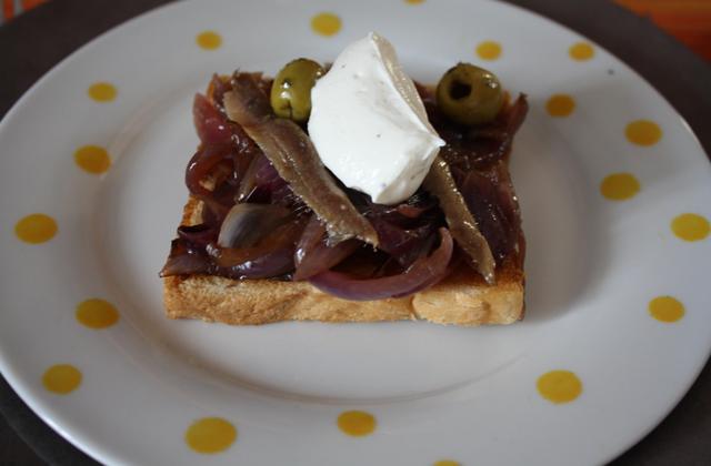 Tartine Harrys de fondue d'oignons et St Môret® - Photo par brigitXg
