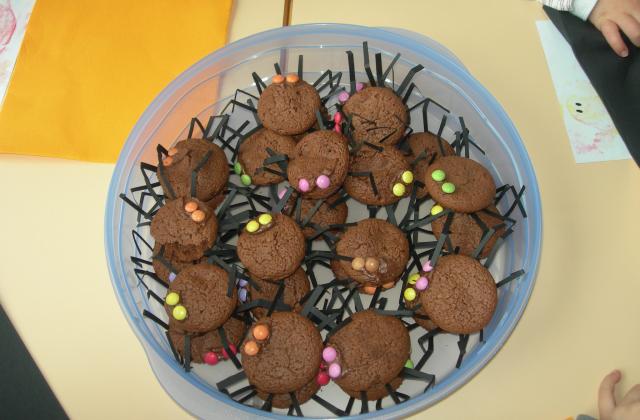 Muffins fondants 'araignees' chocolat-speculos - Photo par nathalxyb