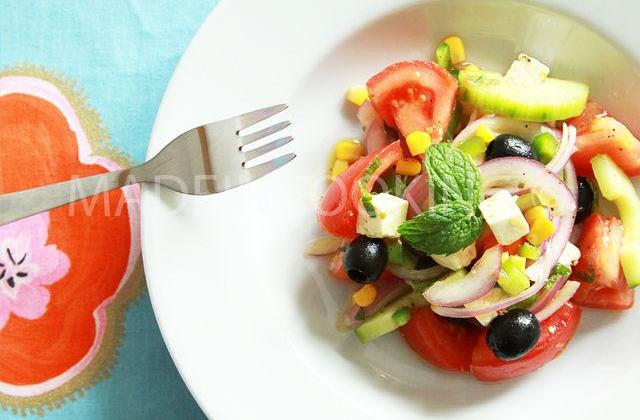 Salade grecque rapide - Photo par madeincooking