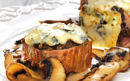 Filet mignon aux champignons gratiné au Bresse Bleu - Photo par Bresse Bleu