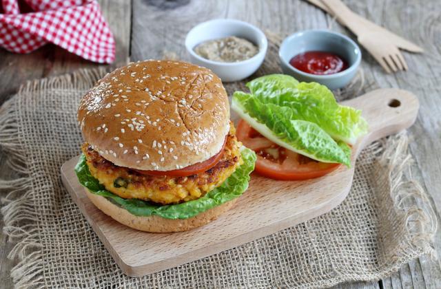 Burger végétarien aux céréales et lentilles - Photo par Silvia Santucci