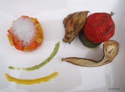 Chips d'aubergine, ratatouille déstructurée - Photo par Marie-Laure du blog : Ça sent beau dans la cuisine