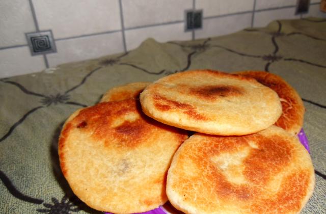 Galette de semoule aux amandes grillées - khatab