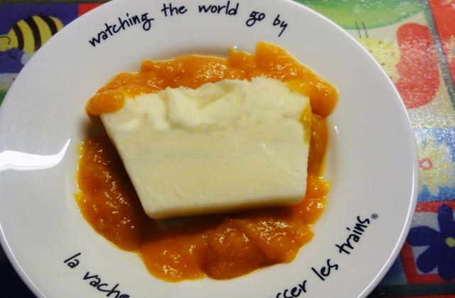 Parfait glacé léger au coulis de mangue - Photo par Michaël Pirali