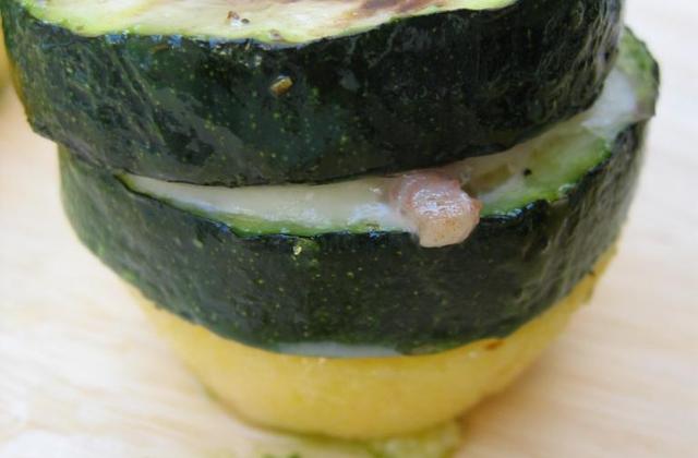 Polenta et courgette coulis d'huile basilic - Photo par Orts