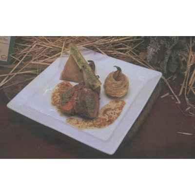 Carré d'agneau du Poitou Charente roulé au boulgour, croustillant à la confiture d'échalions, risotto couscous-champignons, jus tranché à l'aillet - Photo par 750g