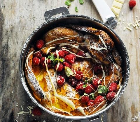 Pancake aux framboises, au chocolat blanc et à la menthe - Photo par 750g