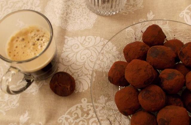 Truffes aux 2 chocolats et caramel - Photo par chachoualacreme