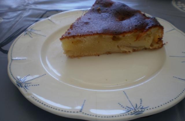 Gâteau aux pommes et yaourts - Photo par farah94