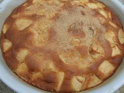 Gâteau moelleux aux pommes caramélisées - Simone Panet