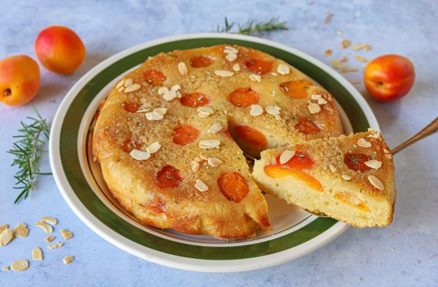 Gâteau renversé aux abricots et romarin - Photo par Silvia Santucci
